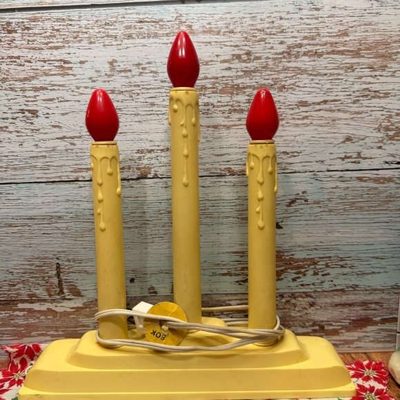 Vintage Christmas Window Candelabra 3 Electric Light
Plastic Drip Red Bulbs - Picture 3 of 7